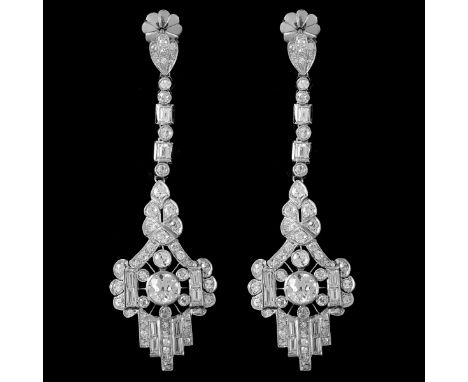 Art Deco Approx. 11.65 Carat Old European Cut Round and Baguette Diamond and Platinum Chandelier Earrings. Diamonds F-G color