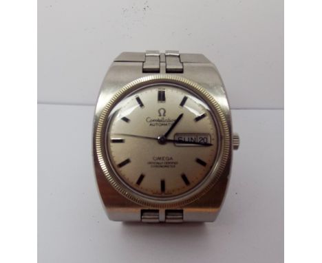 Omega Constellation stainless steel automatic chronometer vintage wristwatch, with Omega bracelet.  Watch running at time of 