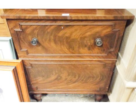 Georgian mahogany bow fronted commode with lift top, 26" wide 