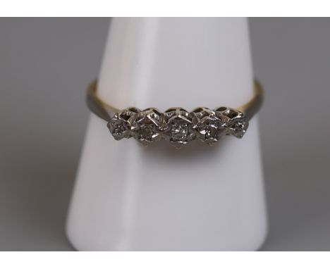 18ct gold 5 stone diamond ring (size R½) 