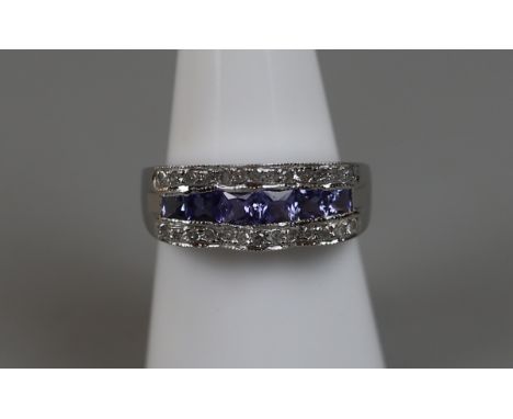 18ct white gold tanzanite &amp; diamond set ring (size P) 