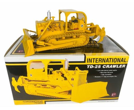 First Gear 1:25 Scale 79-0156 TD-25 Crawler Construction Die-Cast Model. Comes with its original box, inner packaging and sea