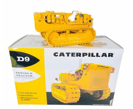 First Gear #49-0148 1:25 Scale 'Caterpillar' D9 Series E Tractor No.29 Cable Control - Boxed. Complete with original box, inn