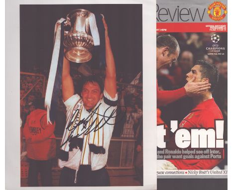 Football Gary Mabbutt signed 10x8 Tottenham Hotspur colour photo pictured lifting the FA Cup and Manchester United Review mag