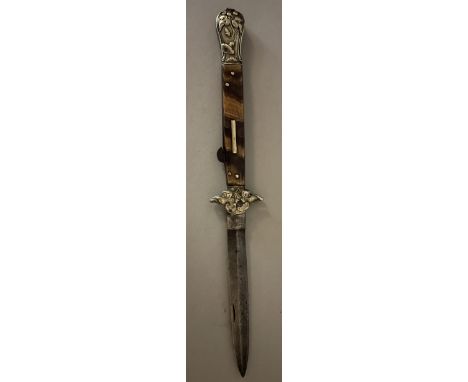 A LOCK KNIFE SIGNED SKIDMORE, 32 DUKE STREET, LATE 19TH CENTURY with folding locking blade, signed rectangular ricasso, two-p