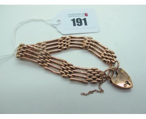 A Gate Link Style Bracelet, stamped "9c" to a heart shape padlock style clasp stamped "9ct" (overall weight 18grams)