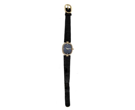 Damenarmbanduhr mit Brilliantbesatz Patek Philippe Ellipse d´Or Ref. 4826 Ovales, 18 kt gg Gehäuse mit Sprengboden und Saphie