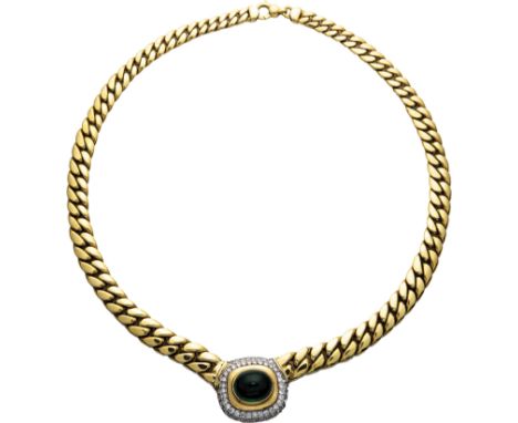 Goldcollier mit Brillanten und Smaragd 750-er Gelbgold ca. 55,5 g. Flachpanzer-Verlaufkette mit antik-rechteckigem Medaillon,