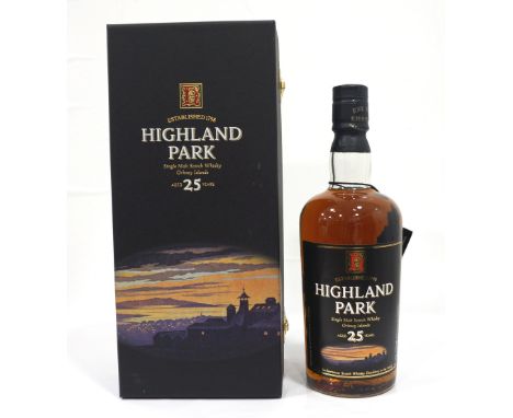HIGHLAND PARK 25YOA well presented bottle of the famous Highland Park 25 Year Old Single Malt Scotch Whisky.  70cl.  50.7% ab