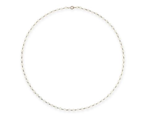 A PEARL CHAIN NECKLACE, EARLY 20TH CENTURY comprising a single row of seventy-two pearls of 3.8mm connected by belcher link c