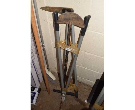 Quantity of assorted garden tools