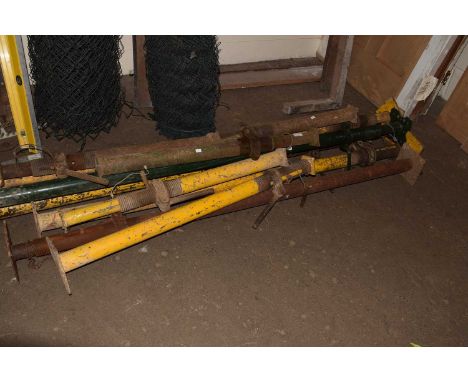 Quantity of acrow props