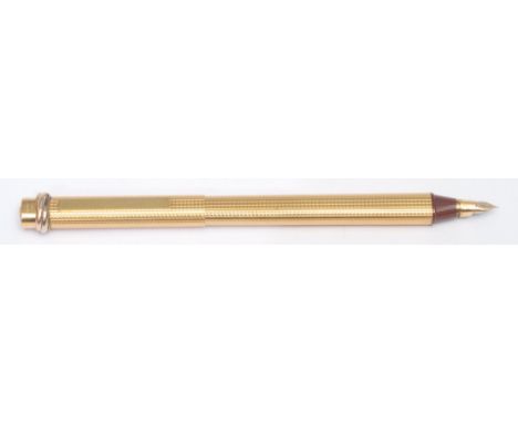 Pens - a Must de Cartier fountain pen, engine turned, 14cm long
