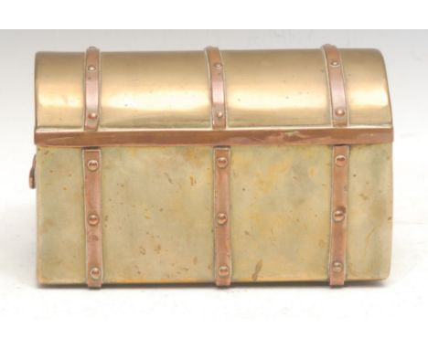 An early 20th century brass and copper novelty casket, as a treasure chest, hinged cover, 18cm wide