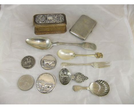 A collection of silver wares to include a George V silver topped wooden ring box (Chester 1910), a shell caddy spoon (Glasgow