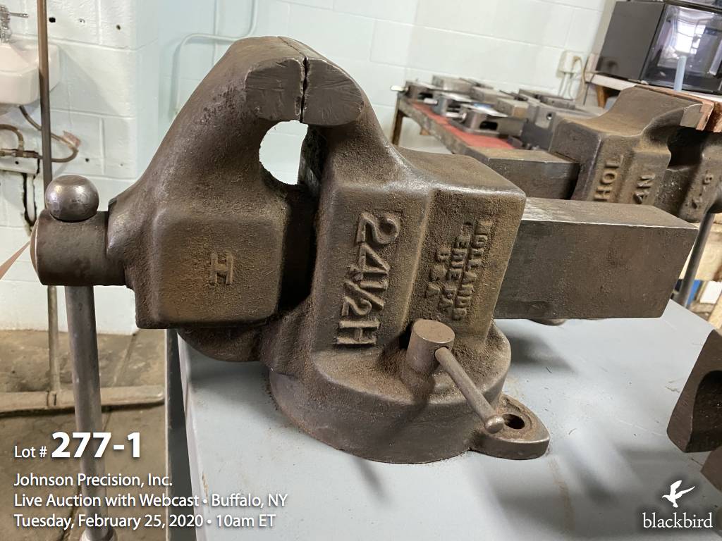 { Choice of lots 277 } Holland 24 1/2 H swivel vise with 4.5" jaws