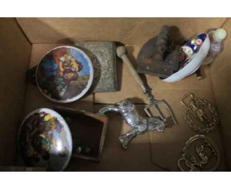 MISCELLANEOUS BOXED COLLECTION, including a wooden handled toasting fork, a cast iron miniature iron, glazed porcelain dishes