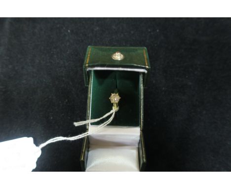 A FINE 18CT GOLD AND DIAMOND SOLITARE DRESS RING, approximately 1.5 cts 