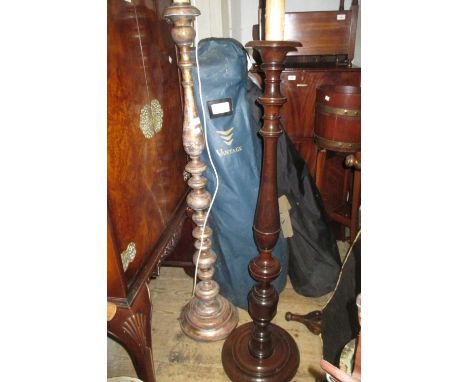 Floral embossed brass standard lamp, gilded wooden turned column standard lamp together with a similar mahogany standard lamp