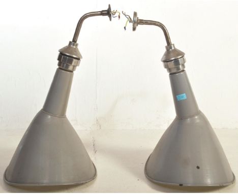 Benjamin RLM Crysteel - A matching pair of retro vintage 20th Century English industrial porcelain enamel pendant hanging lig