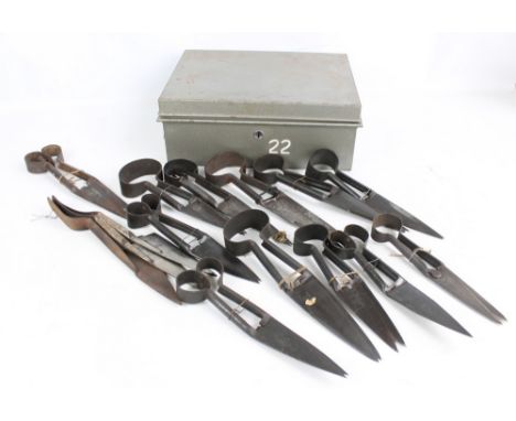 A large quantity of vintage sheep shearing tools.