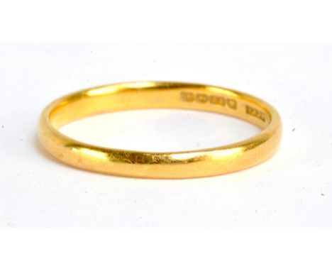 A 22ct yellow gold wedding band, ring size T, approx 2.9g.