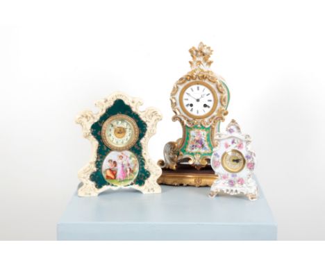 AUBERT & KLAFTENBERGER: A FRENCH PORCELAIN MANTEL CLOCK 19th century, the white enamel dial with Roman numerals surmounted by