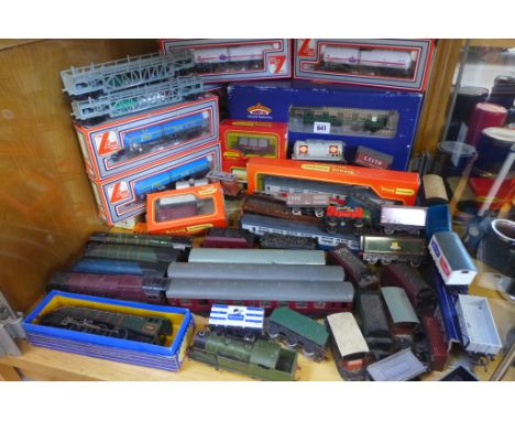 An assortment of Hornby and other manufacturers railway models, including Hornby, Lima and Bachmann, some with original boxes