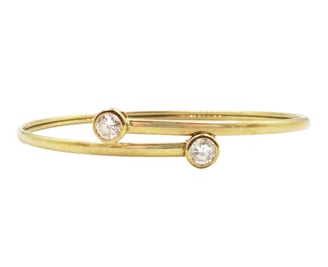 9ct gold cubic zirconia crossover bangle, hallmarked 