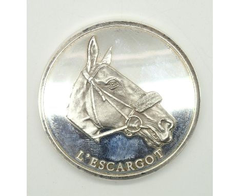 Sterling silver 1975 L'Escargot 1st News of the World Grand National medal boxed with full hallmark to the rim, 65g
P&amp;P g