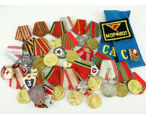 ASSORTED RUSSIAN / SOVIET UNION MILITARY MEDALS &amp; BADGES 