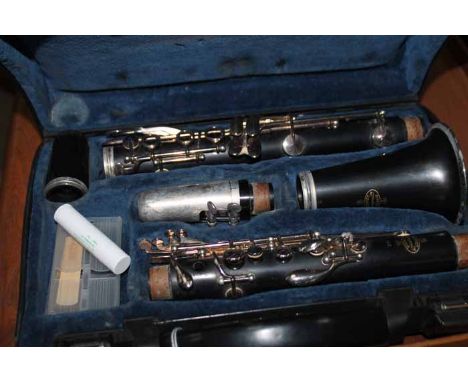 BUFFET CRAMPON PARIS CLARINET in fitted case 