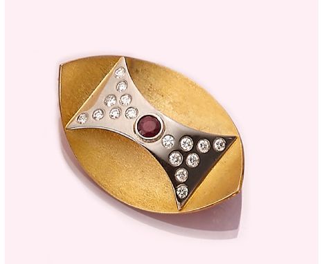 18 kt Gold Rubin-Brillant-Brosche,   GG/WG 750/000, ovale Grundform, Hintergrund GG mattiert, erhaben aufges. WG-Element bes.