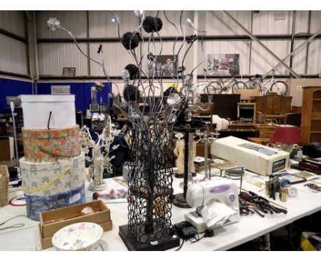 Large electric floor lamp, H: 160 cm. All electrical items in this lot have been PAT tested for safety and have passed. This 