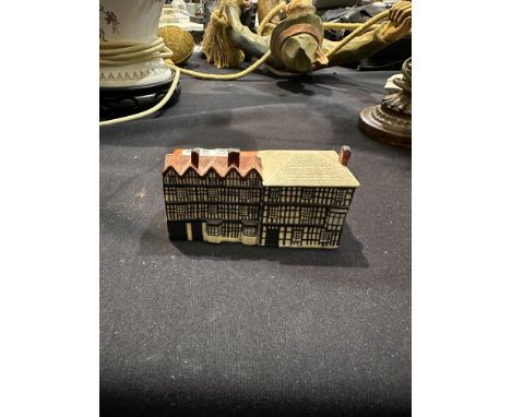 Goss model of The Feathers Hotel Ledbury. P&amp;P Group 1 (£14+VAT for the first lot and £1+VAT for subsequent lots) 