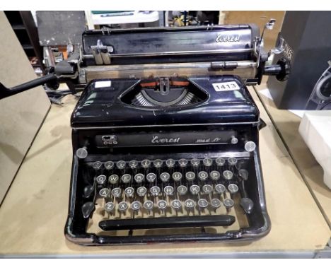 Everett model ST mechanical typewriter, working at lotting. Not available for in-house P&amp;P 