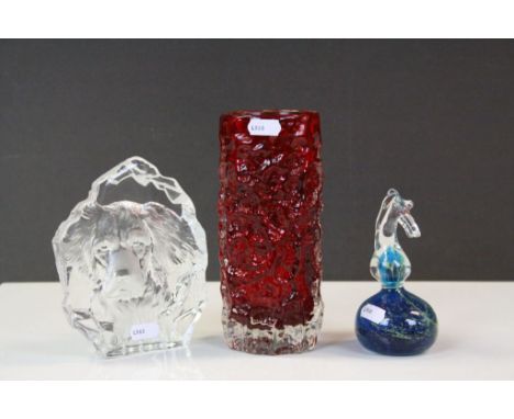 Whitefriars 19cm Ruby glass Bark vase, Mdina glass Seahorse paperweight and a Crystal Clear Collectables paperweight depictin
