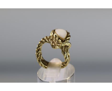 A Kutchinsky White Coral Ring set in 18k Gold, signed in full.dated 1975 size j size j 