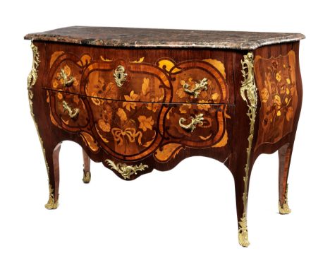 Louis XV-KommodeHöhe: 87 cm. Breite: 128 cm. Tiefe: 61,5 cm.Unsigniert.Frankreich, um 1770.Verschiedene Furnierhölzer auf Eic