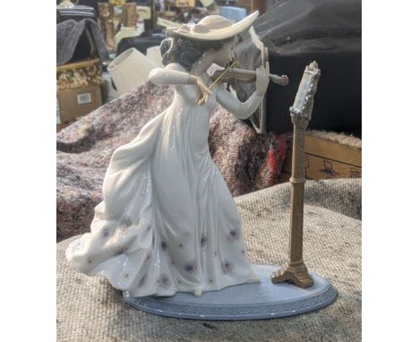 Lladro - Beautiful Symphony depicting a lady playing the violin in front of a music stand No 6243, 24cmLocation: 9:1If there 
