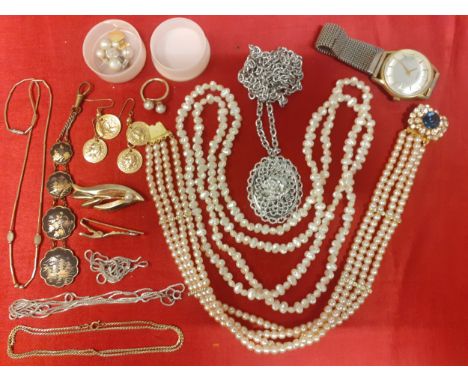 A quantity of costume jewellery to include 2 simulated pearl necklaces A/F, a pair of gold tone coin earrings and a Sarah Cov