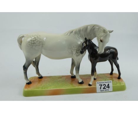 Beswick model of a grey Mare and dark brown Foal on ceramic base 1811 