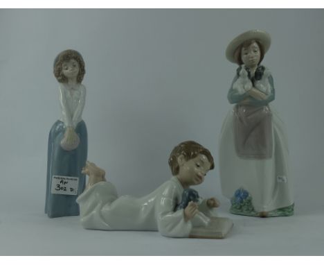 Nao figure of a women holding puppies, young woman hold her purse and a child reading (3)