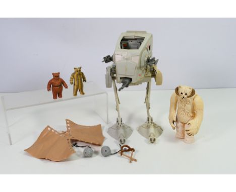 Star Wars - Kenner - An unboxed group of collectable Star Wars figures / accessories. Lot includes a 'Last 17' Romba (LFL, 19
