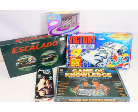 MB Games - Chad Valley - Invicta - A lot to include; Systema Meteor 72 level chess computer appears Mint in a Good box. The o