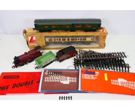 Lima - A mainly unboxed group of O gauge model railway items plus some boxed amnd unboxed O gauge track. Lot includes a boxed