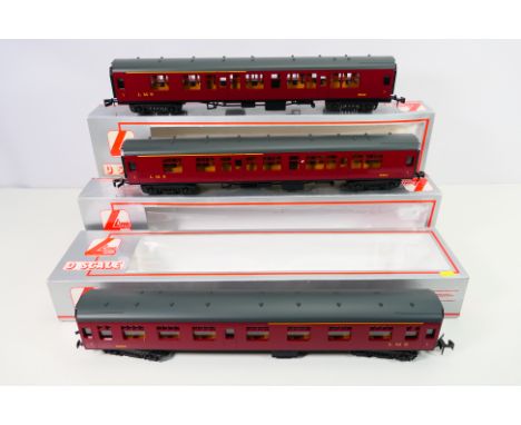 Lima - Three boxed Lima O gauge L316616 Mk1 Corridor Composite 15865 in LMS Maroon. Coaches appear to be in Excellent conditi