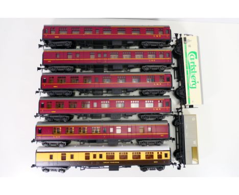 Lima - An unboxed rake of Lima O gauge passenger coaches and freight wagons. Lot includes Lima L316646 Mk1 Brake 3rd '5103' i