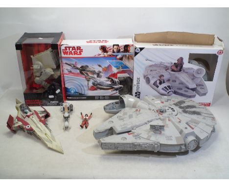 Star Wars - Hasbro - A collection of boxed and unboxed Star Wars vehicles and loose Star Wars action figures. Lot includes a 