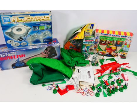 Subbuteo - Kees - Tandy Lanes - ABL - A lot to include; Tandy Lanes Electronic Bowling that appears excellent in a Playworn b